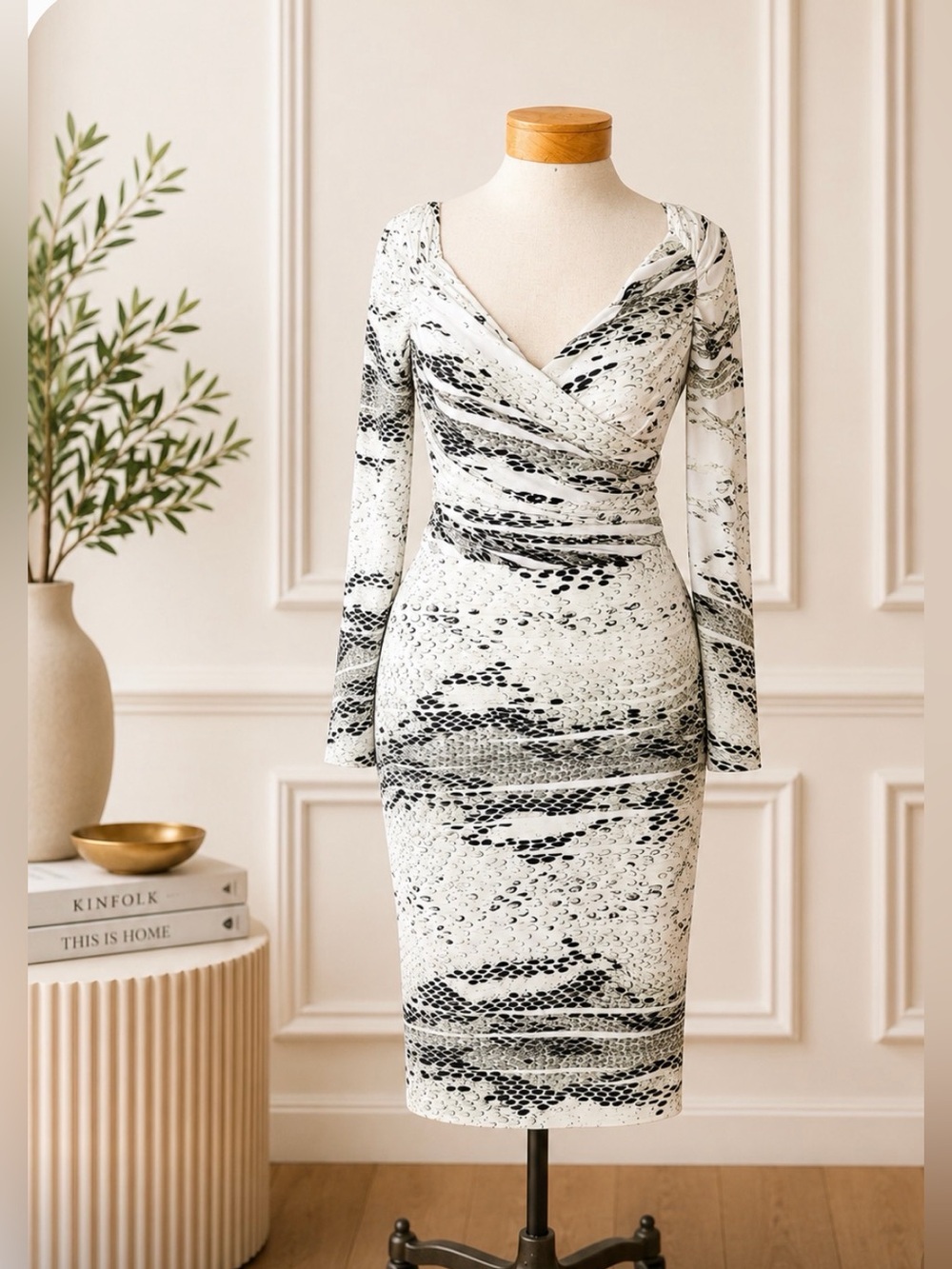 La Petite Robe by Chiara Boni Italy Dress | Size US 10| Designer Luxury